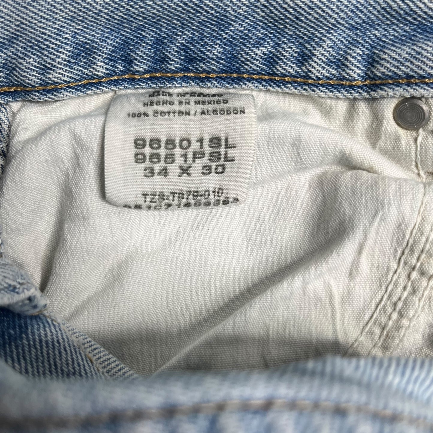 Wrangler Light Wash Jeans (34x30)