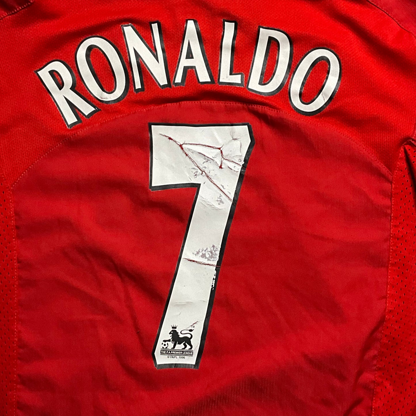 2004 Ronaldo Manchester United Jersey (XL)