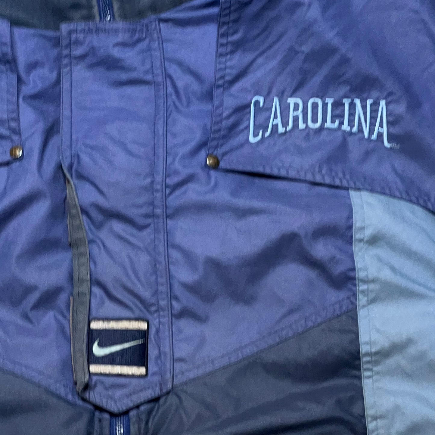 90s Nike North Carolina Tar Heels Puffer Jacket (L)